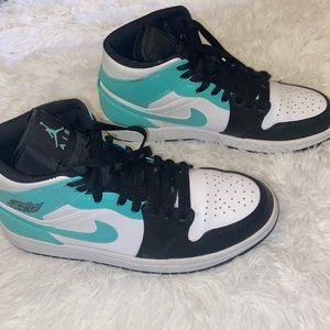 Air Jordan 1 Mid Men’s 8.